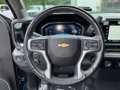Used 2022 Chevrolet Silverado 1500 LT RWD image 16