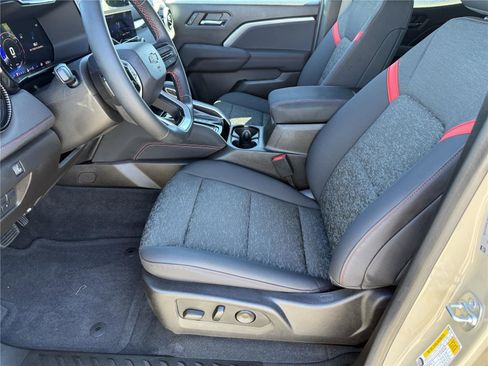 Used 2024 Chevrolet Colorado Z71 w/ LPO, Dark Essentials Package image 12