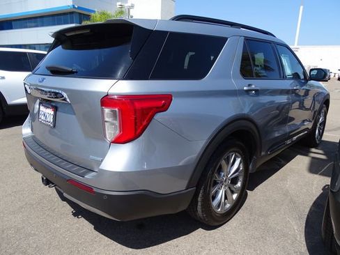 Used 2020 Ford Explorer XLT w/ Equipment Group 202A RWD image 4