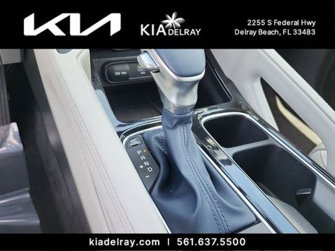 Used 2024 Kia Telluride EX w/ EX Captain's Chair Package FWD image 25