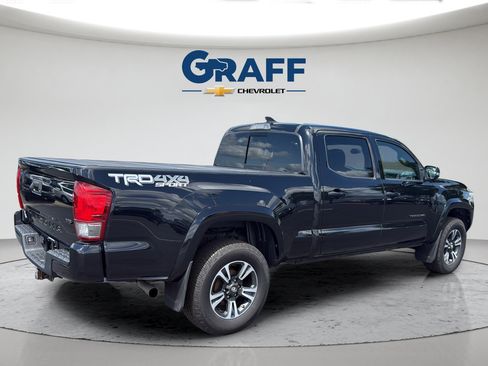 Used 2017 Toyota Tacoma TRD Sport AWD/4WD image 15
