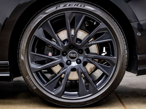 Used 2025 Audi S8 AWD/4WD image 32