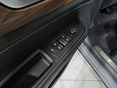 New 2026 Volkswagen Atlas SE image 11