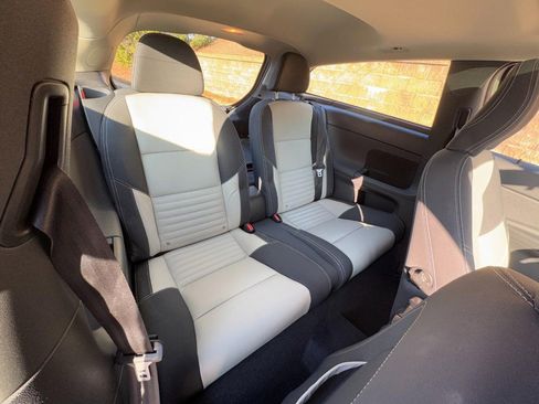 Used 2011 Volvo C30 T5 R-Design image 11