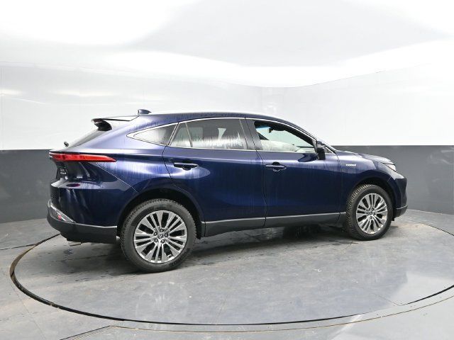 Used 2021 Toyota Venza XLE w/ Softex Package AWD/4WD image 2
