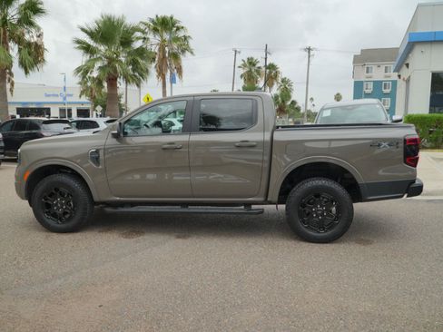 Used 2025 Ford Ranger Lariat w/ Black Appearance Package AWD/4WD image 13