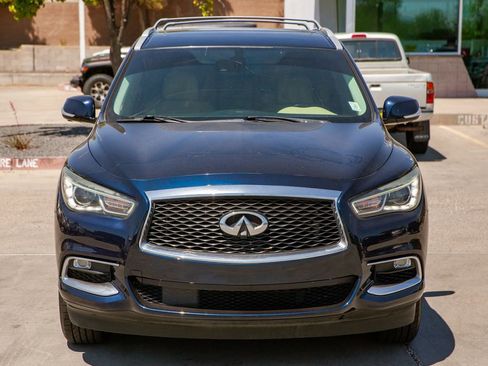 Used 2019 INFINITI QX60 Luxe w/ Essential Package AWD/4WD image 3