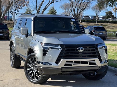 Used 2024 Lexus GX 550 image 2