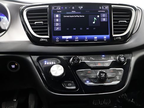 Used 2025 Chrysler Pacifica Select FWD image 22