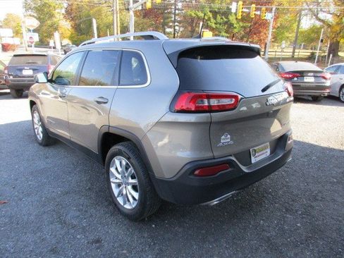 Used 2016 Jeep Cherokee Limited w/ Luxury Group AWD/4WD image 6