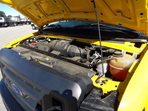 Used 2016 Ford E-350 and Econoline 350 Super Duty image 28