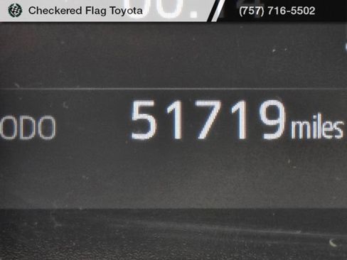 Used 2024 Toyota Camry SE FWD image 11