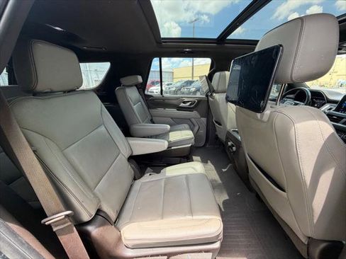 Used 2021 GMC Yukon SLT w/ SLT Premium Package AWD/4WD image 14