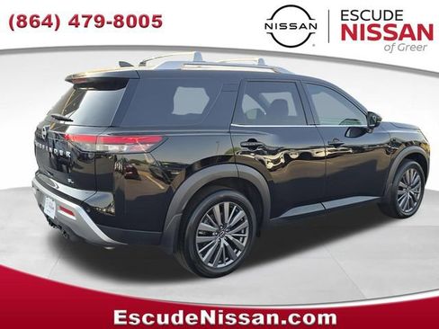 Certified 2024 Nissan Pathfinder SL w/ SL Premium Package FWD image 4