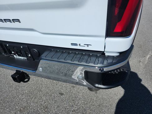 New 2026 GMC Sierra 2500 SLT w/ SLT Premium Package image 4