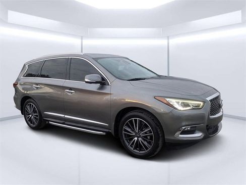 Used 2018 INFINITI QX60 FWD w/ Deluxe Technology Package image 2