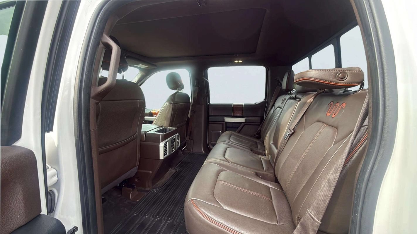 Used 2015 Ford F150 King Ranch w/ Equipment Group 601A Luxury AWD/4WD image 9