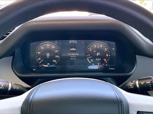 Used 2020 Land Rover Defender 110 First Edition AWD/4WD image 9
