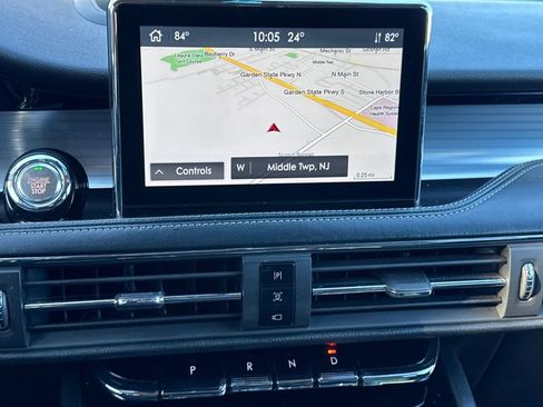 Used 2022 Lincoln Corsair AWD w/ Equipment Group 101A image 3