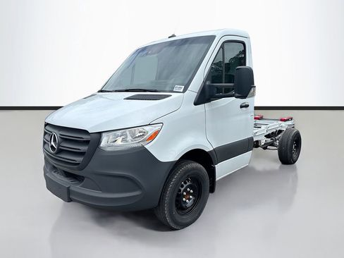 Used 2024 Mercedes-Benz Sprinter 3500 image 8