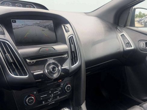 Used 2016 Ford Focus ST w/ Equipment Group 401A FWD image 17