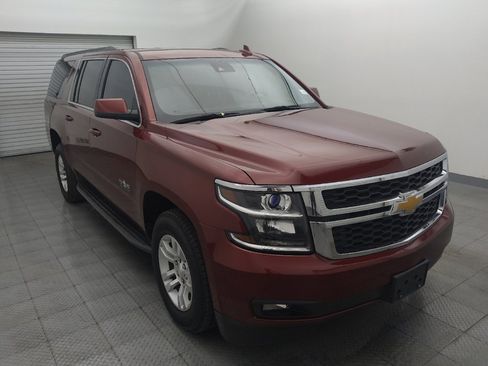Used 2016 Chevrolet Suburban LT RWD image 13