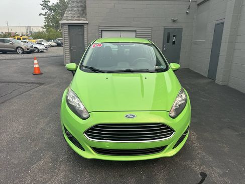 Used 2014 Ford Fiesta SE w/ Equipment Group 201A FWD image 2