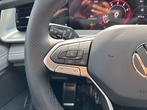 New 2026 Volkswagen Tiguan SE R-Line FWD image 35