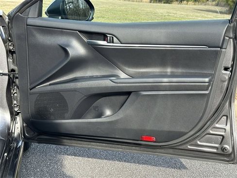 Used 2020 Toyota Camry SE image 15