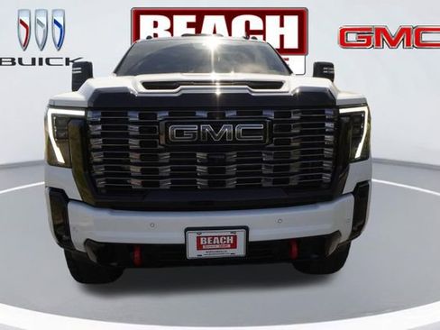 Used 2025 GMC Sierra 2500 Denali Ultimate image 8