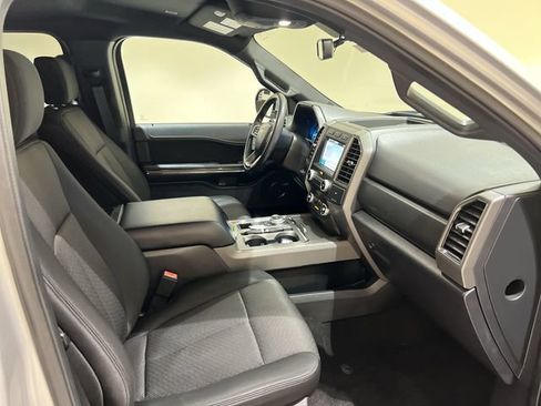 Used 2019 Ford Expedition XLT RWD image 25