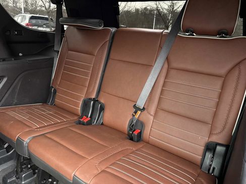 Used 2023 GMC Yukon Denali Ultimate image 33