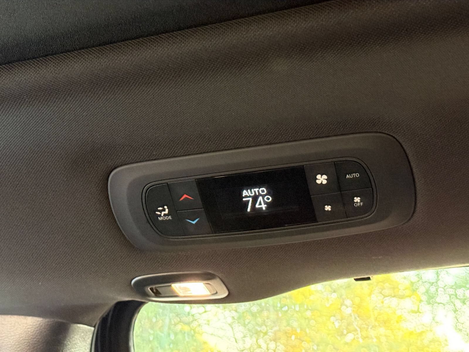 Used 2025 Chrysler Pacifica Limited FWD image 25