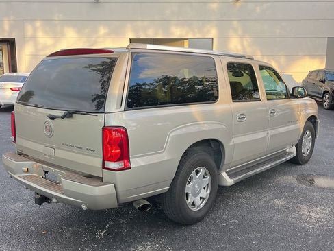 Used 2004 Cadillac Escalade ESV AWD image 29