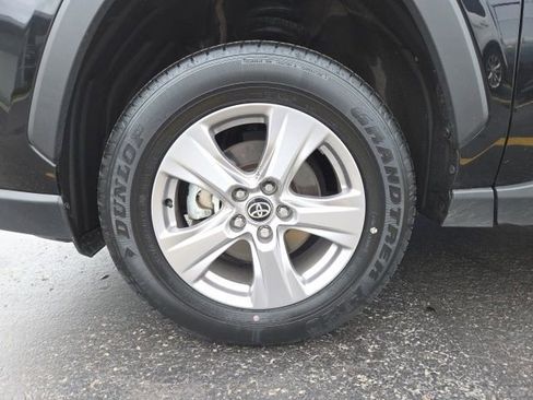Used 2025 Toyota RAV4 XLE AWD/4WD image 24