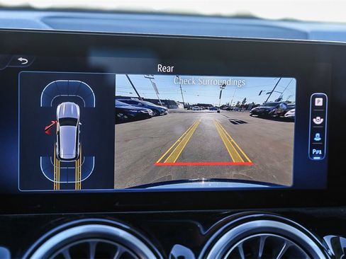 Used 2024 Mercedes-Benz GLB 250 4MATIC image 30