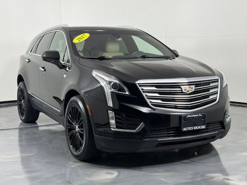 Used 2017 Cadillac XT5 FWD image 3