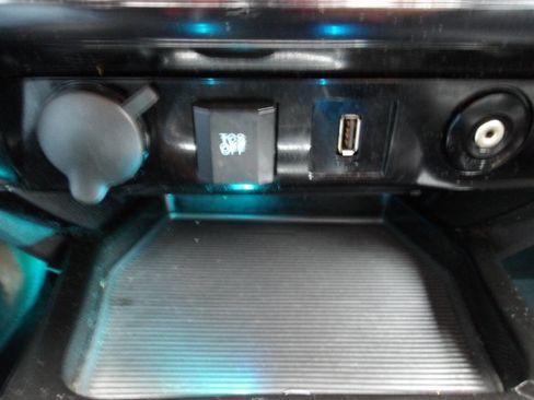 Used 2011 Ford Escape Limited image 14