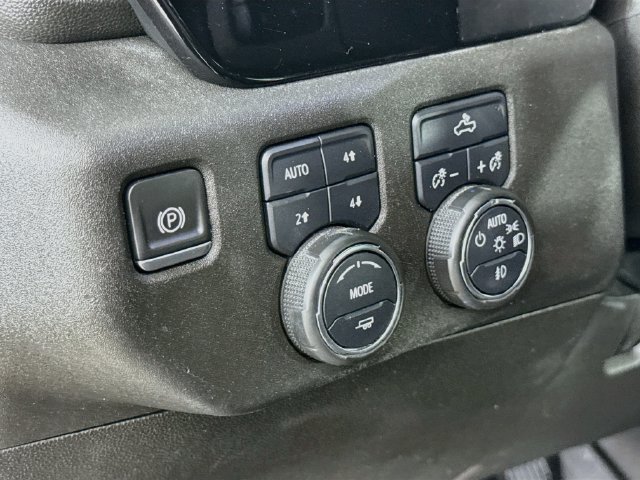 Used 2022 Chevrolet Silverado 1500 RST AWD/4WD image 12