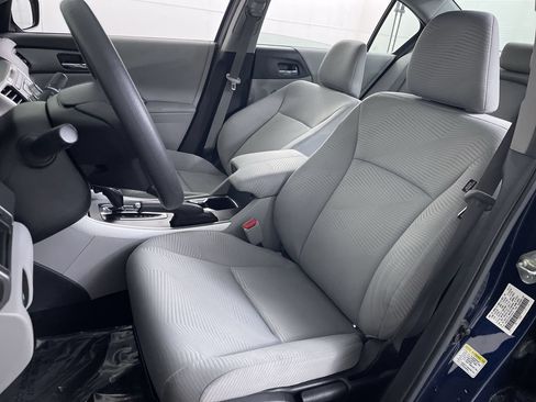 Used 2015 Honda Accord LX image 12