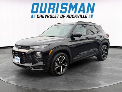 Used 2023 Chevrolet TrailBlazer RS w/ Sun and Liftgate Package image 2