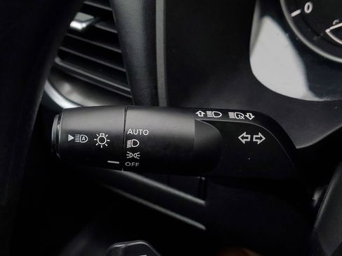 Used 2023 Nissan Rogue SV image 13