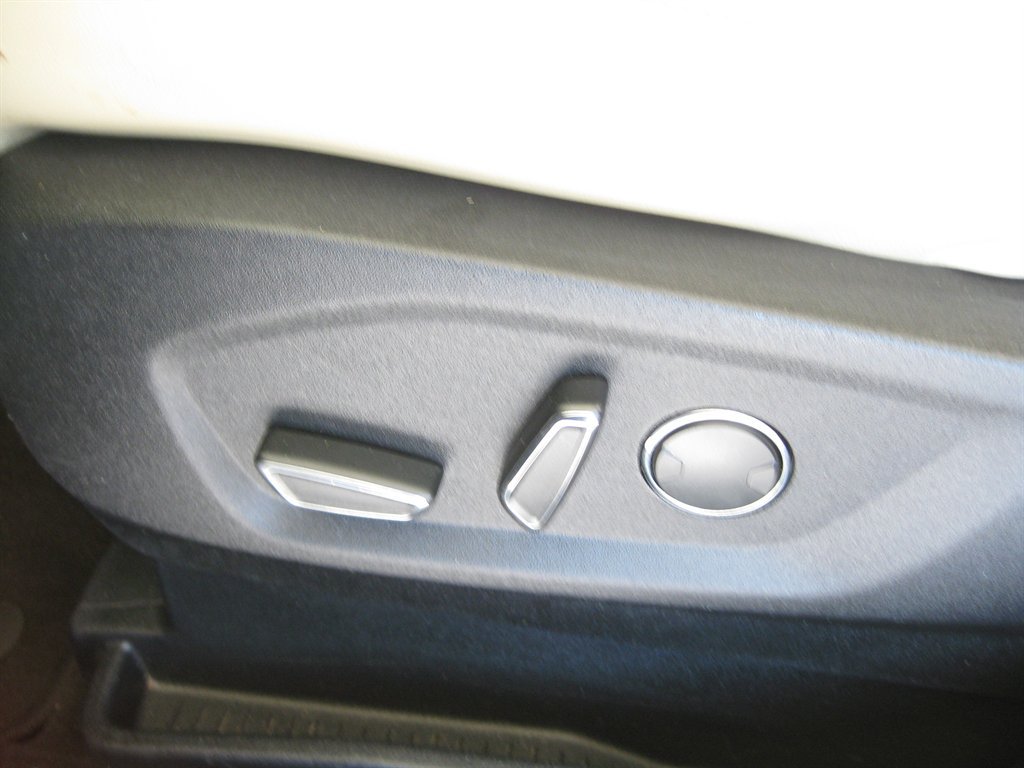 Used 2016 Ford Edge SEL w/ Equipment Group 201A FWD image 14
