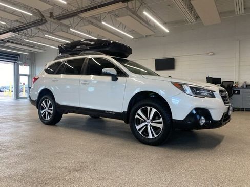 Used 2018 Subaru Outback 2.5i Limited AWD/4WD image 3