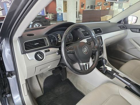 Used 2013 Volkswagen Passat TDI SE FWD image 8