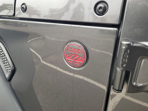 Used 2022 Jeep Gladiator Rubicon w/ LED Lighting Group image 8