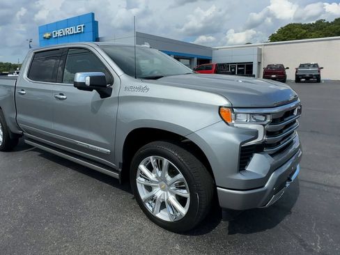 Used 2024 Chevrolet Silverado 1500 High Country AWD/4WD image 2