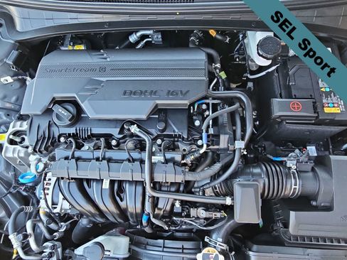 Certified 2025 Hyundai Elantra Sport FWD image 13