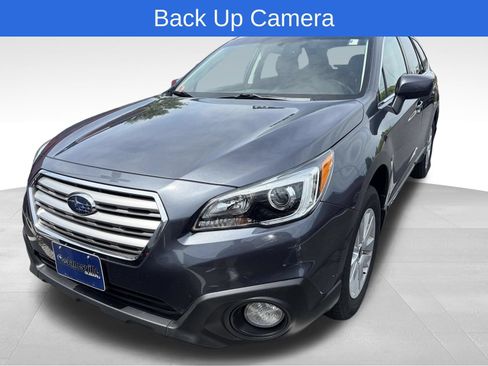 Used 2015 Subaru Outback 2.5i Premium AWD/4WD image 2