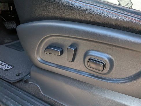 Used 2020 Nissan Titan PRO-4X w/ Pro-4x Convenience Package image 26